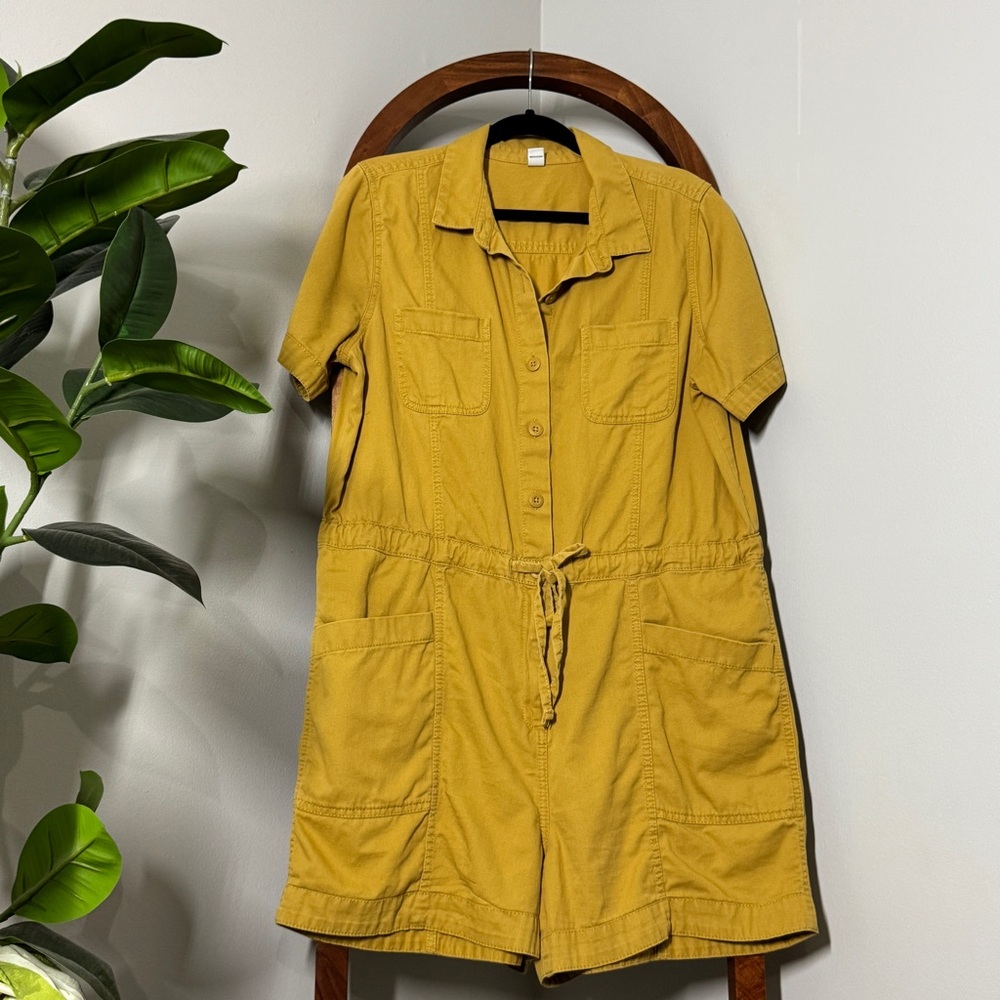Old Navy LARGE Waist Defined Short Sleeve Utility Romper in Celandine